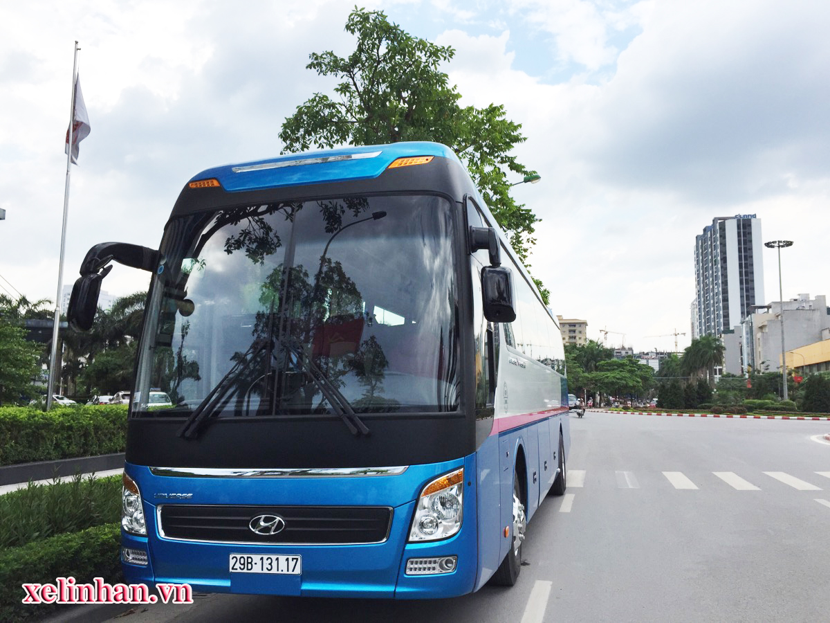 Hơn 9000 tỷ đồng đầu tư mua xe 45 chỗ Universe quả là tuyệt vời!